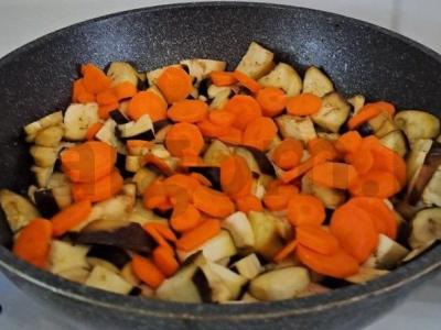 Baklažanų troškinys su majonezu Žingsnis 4