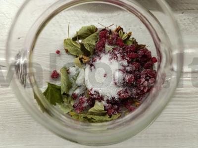 Žolelių gėrimas su avietėmis Žingsnis 4