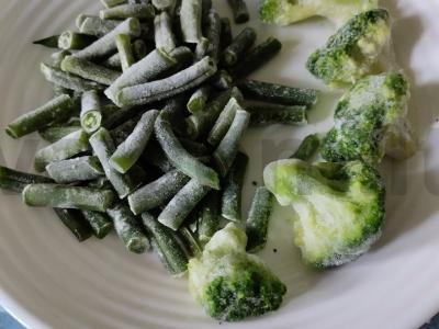 Omletas su cukinija, brokoliais ir žaliąja pupelių Žingsnis 2