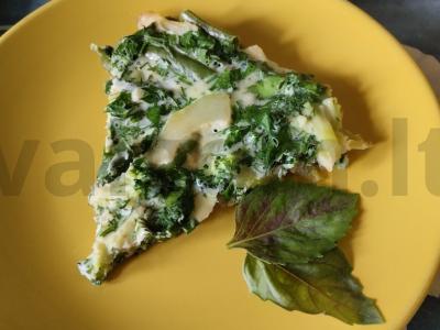 Omletas su cukinija, brokoliais ir žaliąja pupelių pagrindine nuotrauka