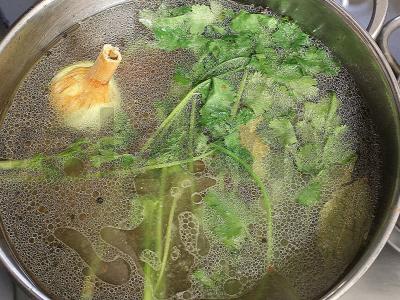 Harcho su graikiniais riešutais ir tkemali padažu Žingsnis 3