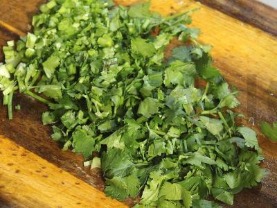 Harcho su graikiniais riešutais ir tkemali padažu Žingsnis 16