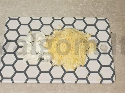 Vištienos filė po sūrio ir pomidorų šydu Žingsnis 3