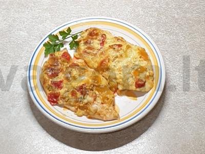 Vištienos filė po sūrio ir pomidorų šydu pagrindine nuotrauka