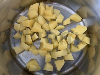 Sriuba su koldūnais ir džiovintomis žolelėmis Žingsnis 1