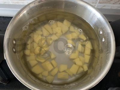 Sriuba su koldūnais ir džiovintomis žolelėmis Žingsnis 2