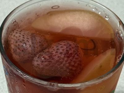 Namų kompotas „Multifrukto“ pagrindine nuotrauka