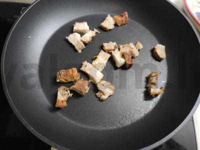 Kiaušiniai su šonine ir kukurūzais Žingsnis 1