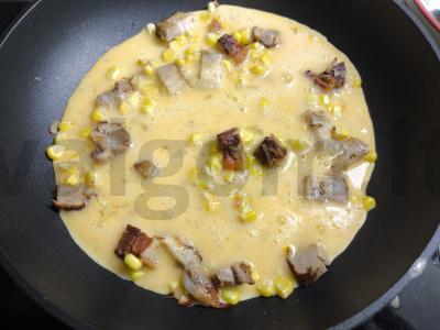 Kiaušiniai su šonine ir kukurūzais Žingsnis 4