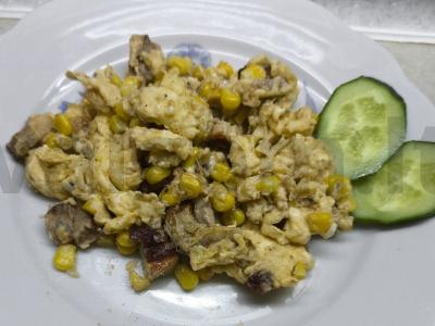 Kiaušiniai su šonine ir kukurūzais pagrindine nuotrauka