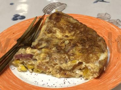 Omletas su dešra ir kukurūzais pagrindine nuotrauka