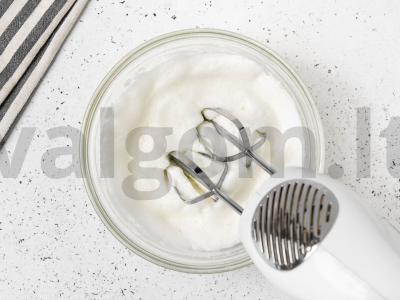 Braškinių pyragas su kremu Žingsnis 2