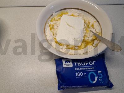 Varškės galeta su lydytu sūriu ir vynuogėmis Žingsnis 2