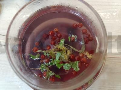 Gėrimas su vyšnių uogiene ir mėtomis Žingsnis 4