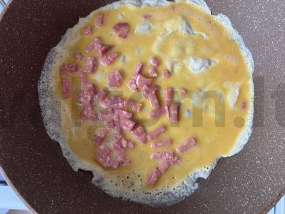 Tortilija su sūriu ir rūkytomis dešromis Žingsnis 4