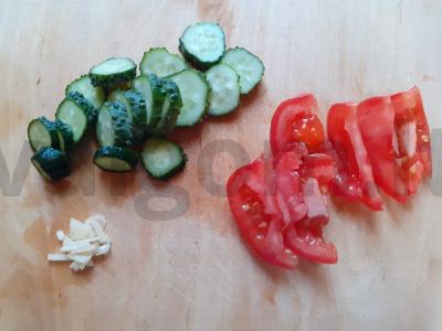 Daržovių salotas su alyvuogėmis ir rukola Žingsnis 2