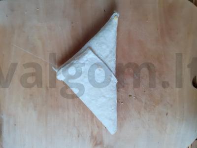 Užkandis iš lavašo su pesto, rukola ir kiaušiniu Žingsnis 6