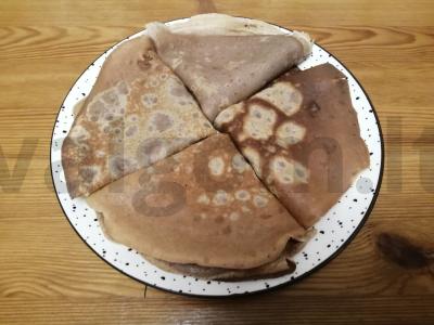 Blynai su pieno kokteiliu ir kakava pagrindine nuotrauka