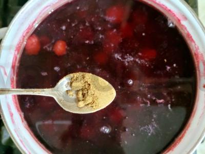 Aromatingas kompotas su uogomis ir muskato riešutu Žingsnis 5