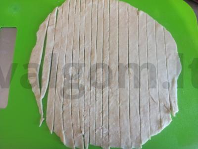 Kotletai tešloje su sūriu ir žolelėmis Žingsnis 1