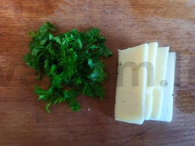 Kotletai tešloje su sūriu ir žolelėmis Žingsnis 2