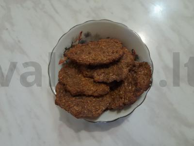 Avižiniai sausainiai su kakava ant kefyro pagrindine nuotrauka