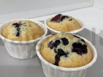 Uogų keksiukai su bifilaifu pagrindine nuotrauka