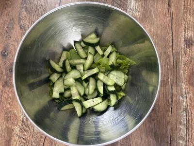 Mažai kaloringa jūros gėrybių salotos Žingsnis 2