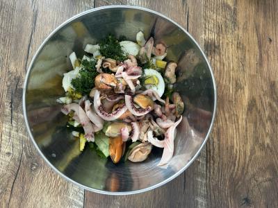 Mažai kaloringa jūros gėrybių salotos Žingsnis 6