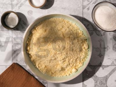 Tarkuotas pyragas su braškių uogiene Žingsnis 1