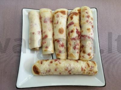 Mini blynai ant vandens su dešra pagrindine nuotrauka