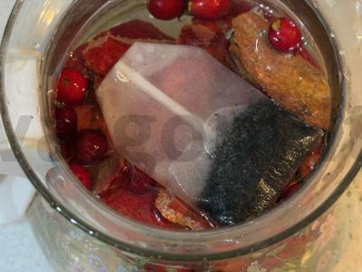 Arbata „Naudinga“ su granatų žievelėmis ir šaltalankiais Žingsnis 3