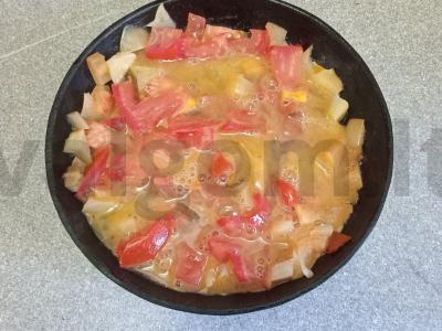 Kiaušinienė su pomidoru ir paprikomis gruziniškai Žingsnis 5