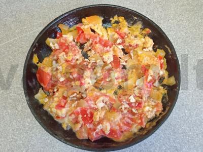 Kiaušinienė su pomidoru ir paprikomis gruziniškai Žingsnis 7