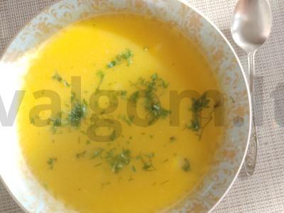 Moliūgų sriuba namuose pagrindine nuotrauka