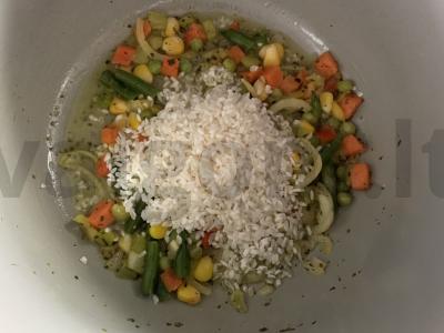 Meksikietiška mišrainė su ryžiais lėtojoje viryklėje Žingsnis 4