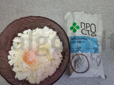 Sūrio blynai su kokosų drožlėmis ir karamele Žingsnis 2