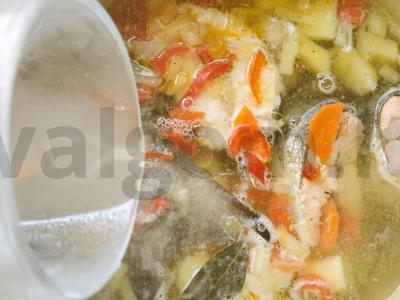 Raudonos žuvies žuvienė su bulvėmis ir degtine Žingsnis 6