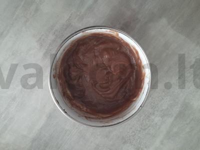 Sluoksniuotos bandelės su šokoladiniu sviestu ir kondensuotu pienu Žingsnis 3