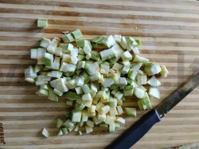 Vištiena su cukinijomis ir pomidorais bagete Žingsnis 2