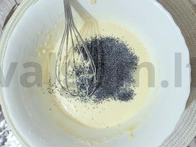 Minkšti vafliai su pienu ir aguonomis Žingsnis 4