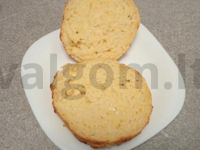 Burgeris su varškės bandelėmis, kotletu, sūriu ir grietinės padažu Žingsnis 6