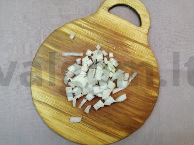 Špinatų sriuba su kiaušinių makaronais Žingsnis 1