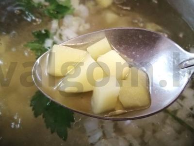 Špinatų sriuba su kiaušinių makaronais Žingsnis 6