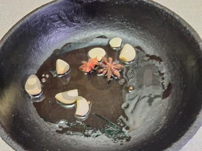 Jautienos steikas su anyžiais ir bulguro garnyru Žingsnis 1