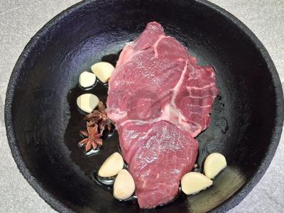 Jautienos steikas su anyžiais ir bulguro garnyru Žingsnis 2