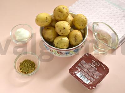 Keptas jaunas bulvės su barbekiu padažu Žingsnis 1