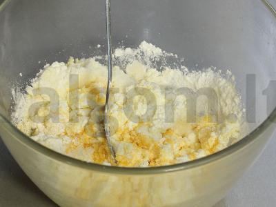 Sūrio pyragėliai su abrikosų įdaru ir aviečių kurdu Žingsnis 6