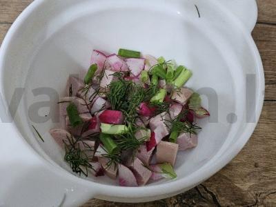 Okroška su ridikėliais ant kvass už 30 minučių Žingsnis 2