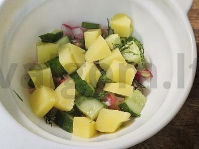 Okroška su ridikėliais ant kvass už 30 minučių Žingsnis 3